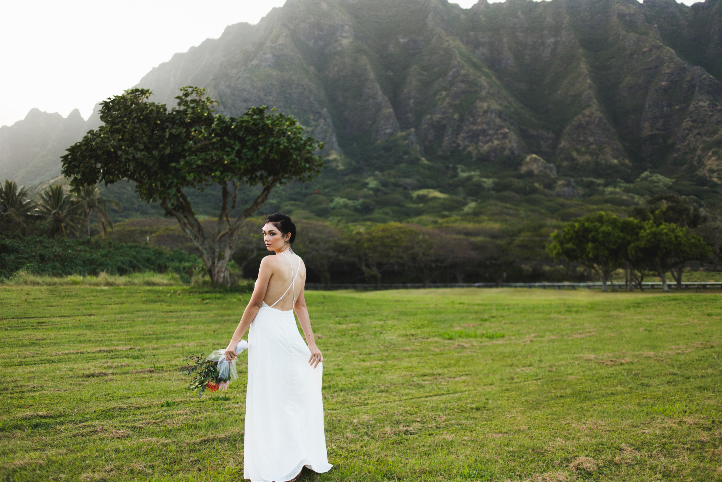 hawaiistyledbride1.jpg