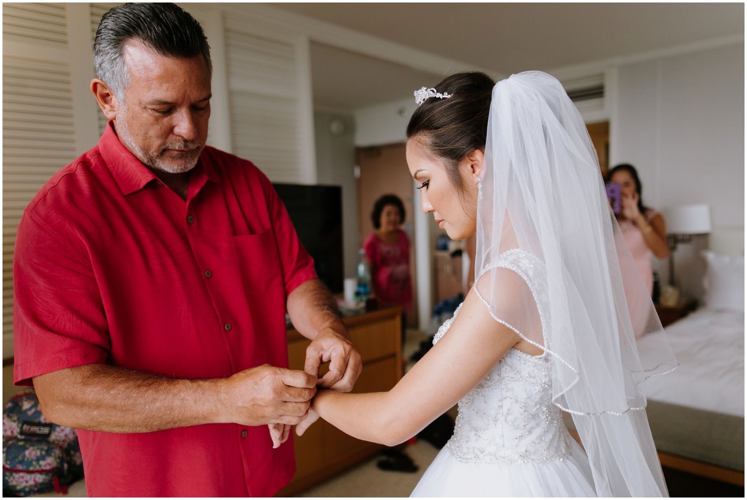 Halekulani-Hotel-Wedding-Photos_0016.jpg