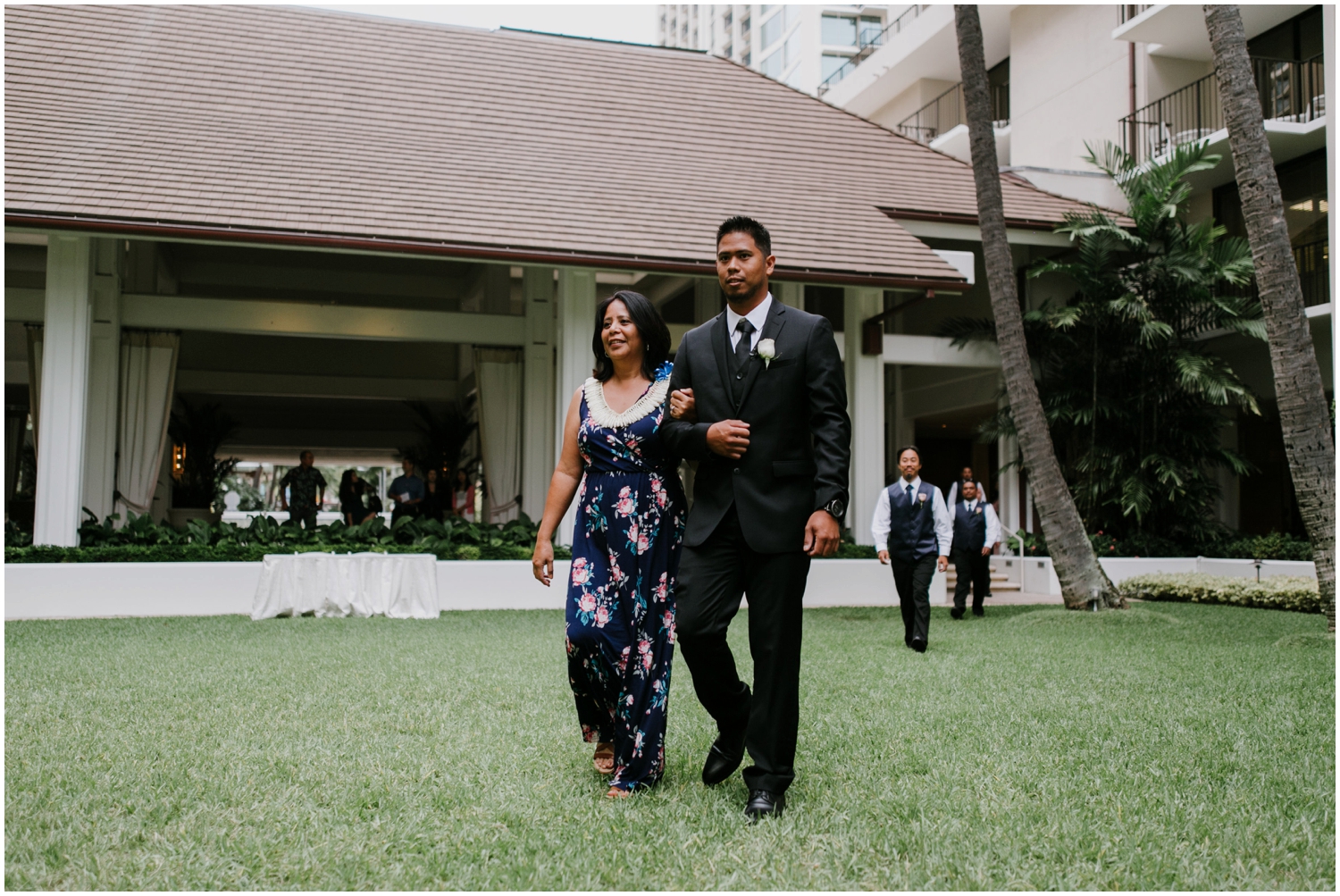 Halekulani-Hotel-Wedding-Photos_0026.jpg