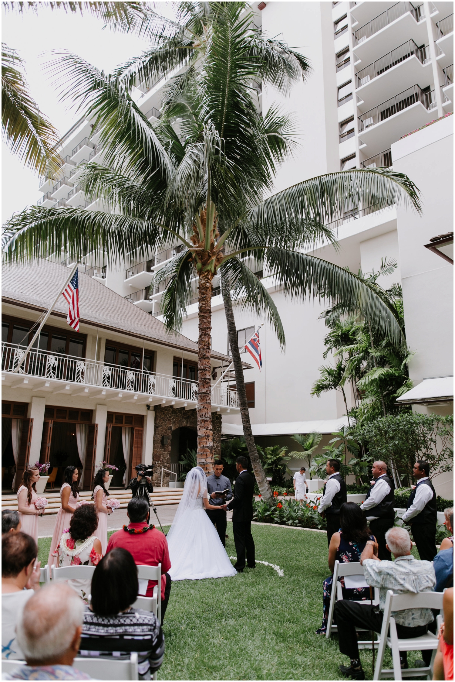 Halekulani-Hotel-Wedding-Photos_0035.jpg