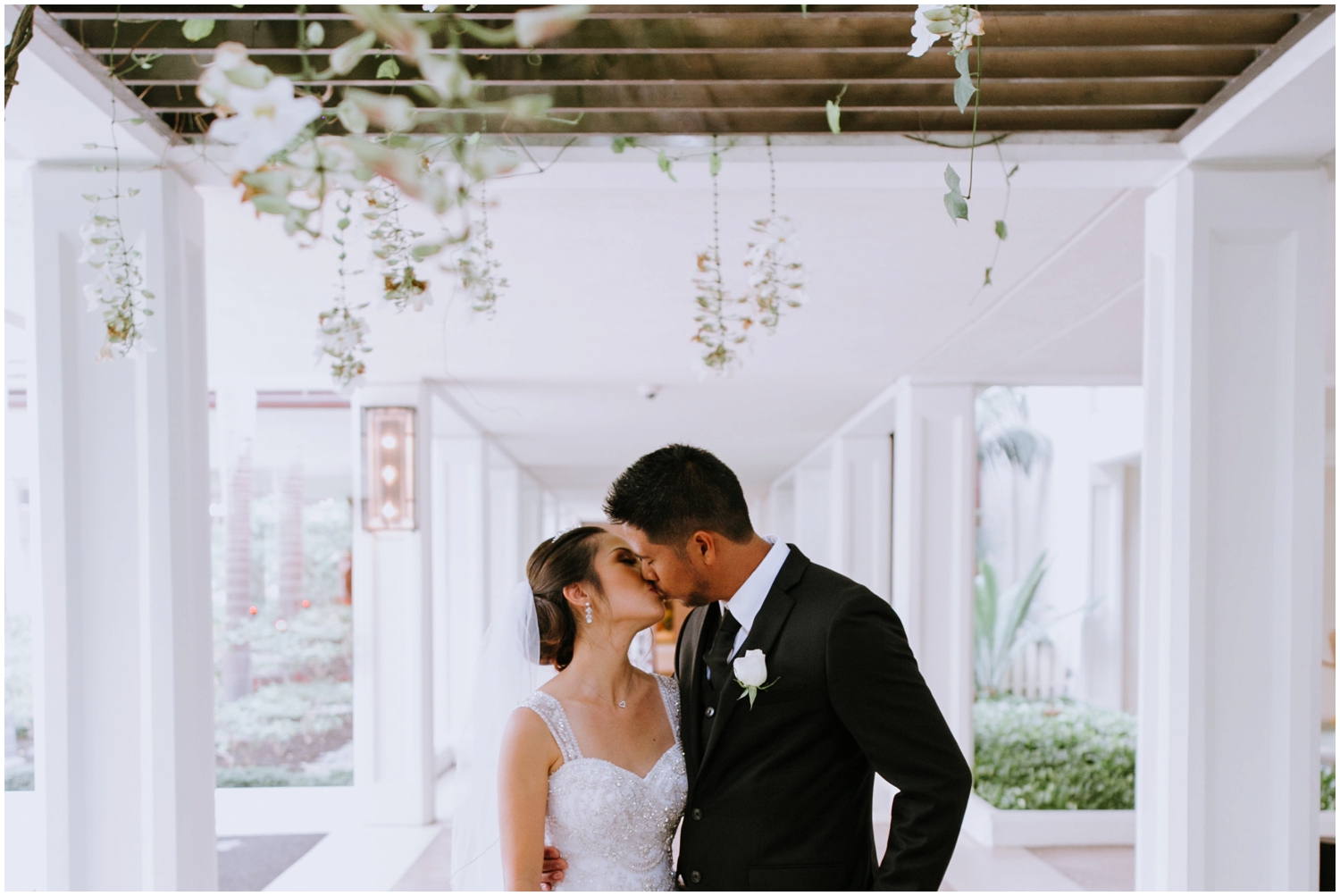 Halekulani Hotel Wedding Photos, Waikiki Hawaii Wedding Photographer, Hawaii Wedding Photographer, Hawaii Wedding Photos, Hotel Wedding in Hawaii, Halekulani Hotel, Waikiki Wedding