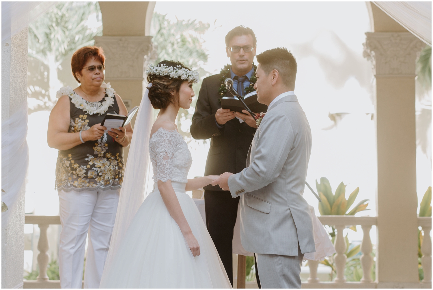 Honolulu Hawaii Wedding, Honolulu Hawaii Wedding Photographer, Cafe Julia Wedding in Hawaii, Hawaii Wedding Photographer, Hawaii Wedding Photos, Hawaii Elopement, Honolulu Photographer