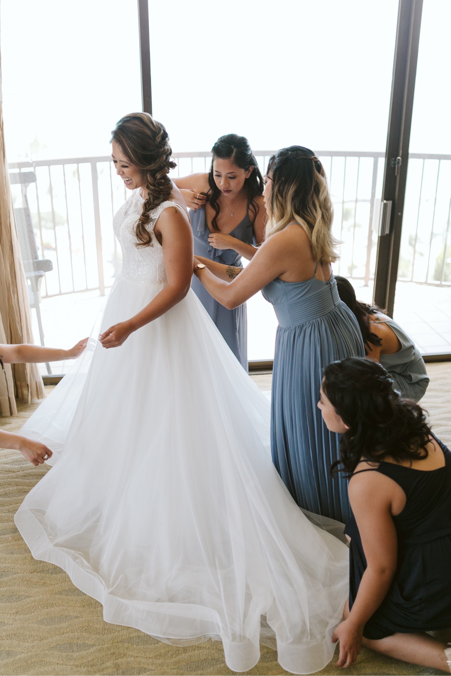 010_Brayden-Julianne-Wedding-10_Bridesmaids_Hawaiian_Village_Bride_getting_ready_Hilton.jpg