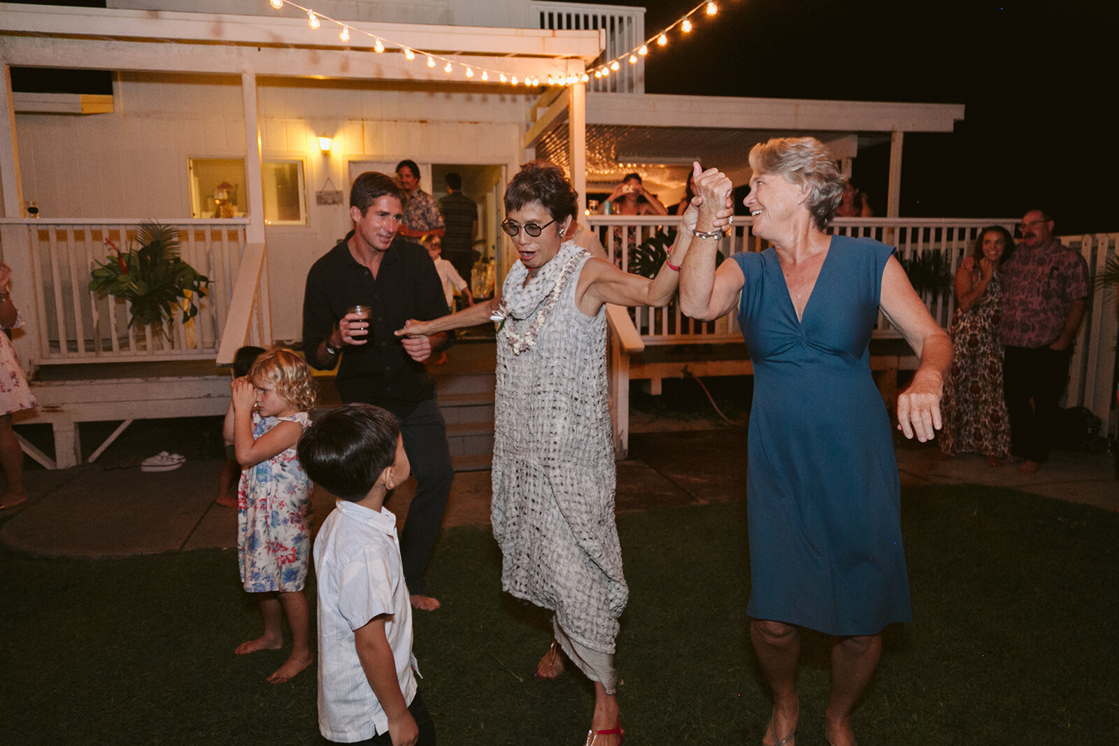 North-Shore-Hawaii-Mokuleia-Beach-House-Wedding.jpg
