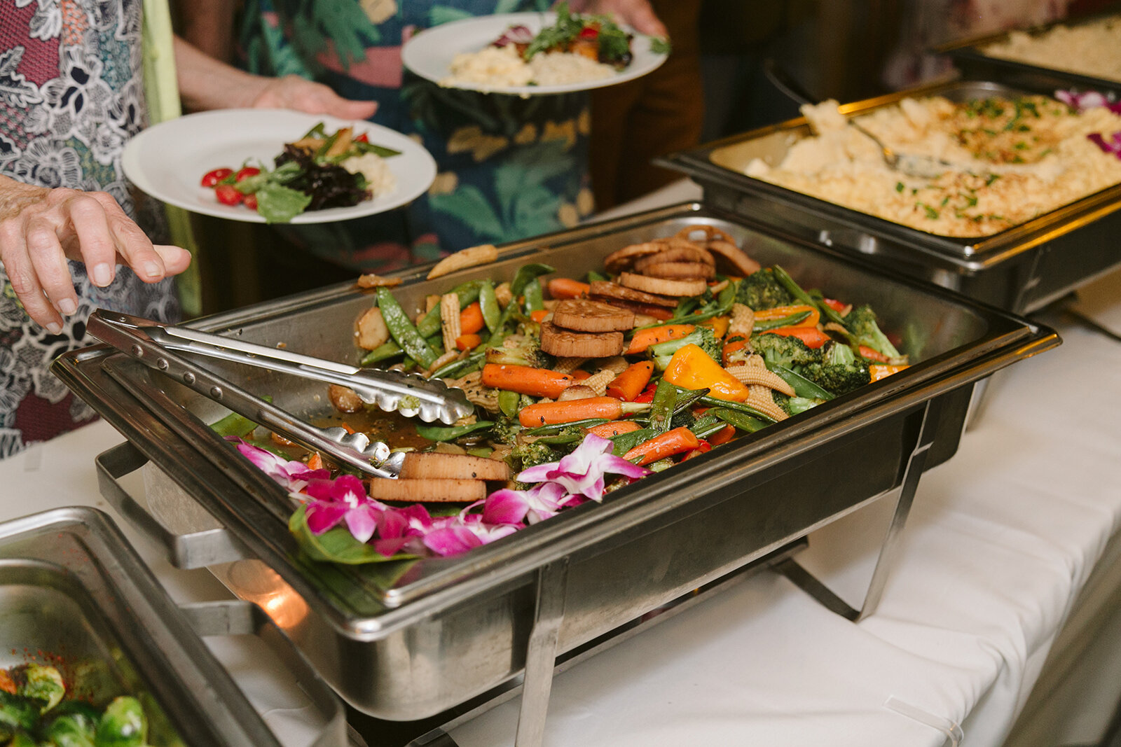 North-Shore-Hawaii-Mokuleia-Beach-House-Wedding-reception.jpg