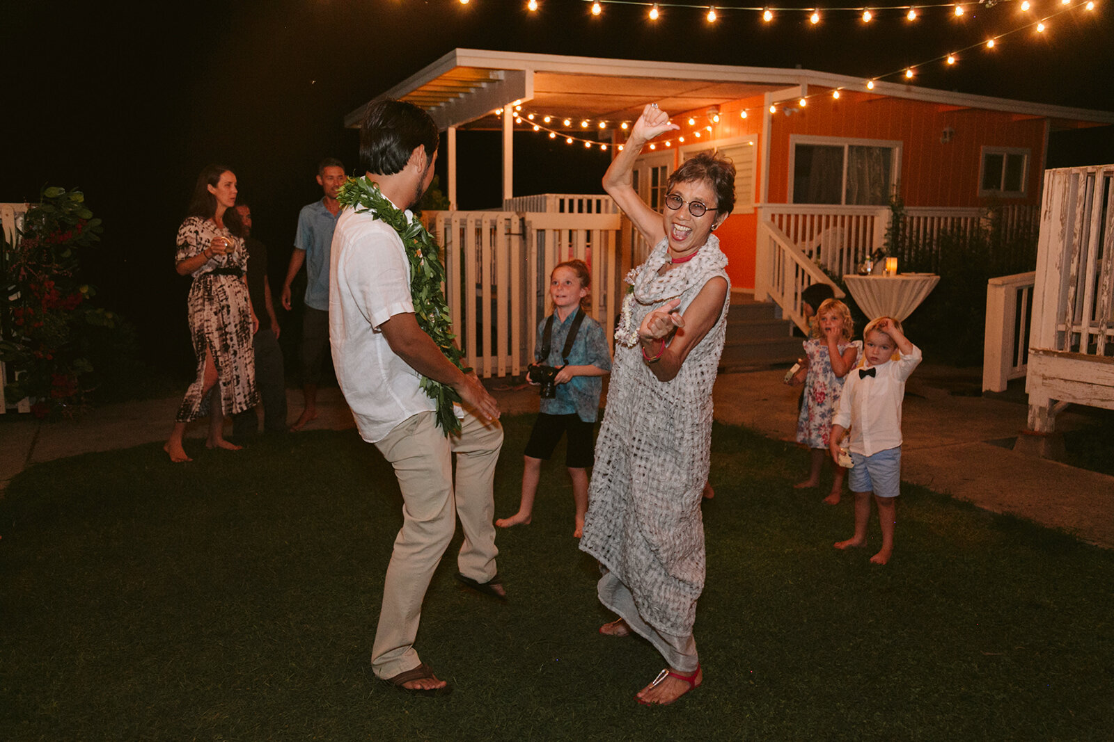 North-Shore-Hawaii-Mokuleia-Beach-House-Wedding.jpg4.jpg