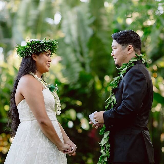 I love being able follow my couples after their wedding. These two JUST had their first baby girl, and she's so stinking cuuuuute 

Congratulations Momi and Zach, I'm giving you guys a big hug in my mind 