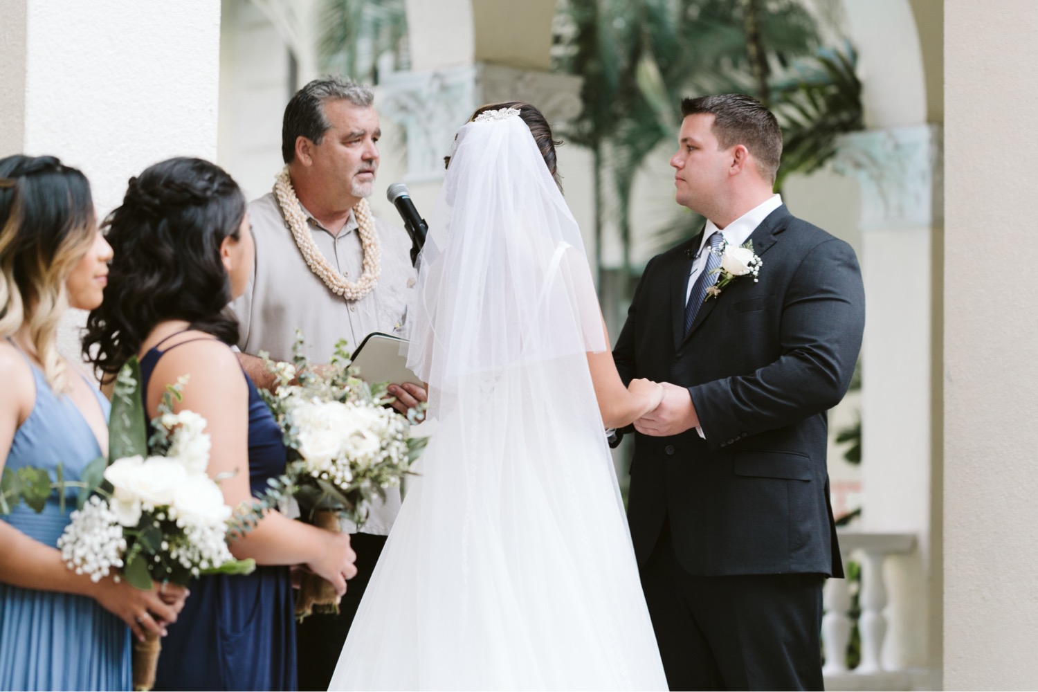 Julia_Bridesmaids_Groom_Hawaii_Ceremony_Bride_Wedding_officiant_Cafe_Honolulu.jpg