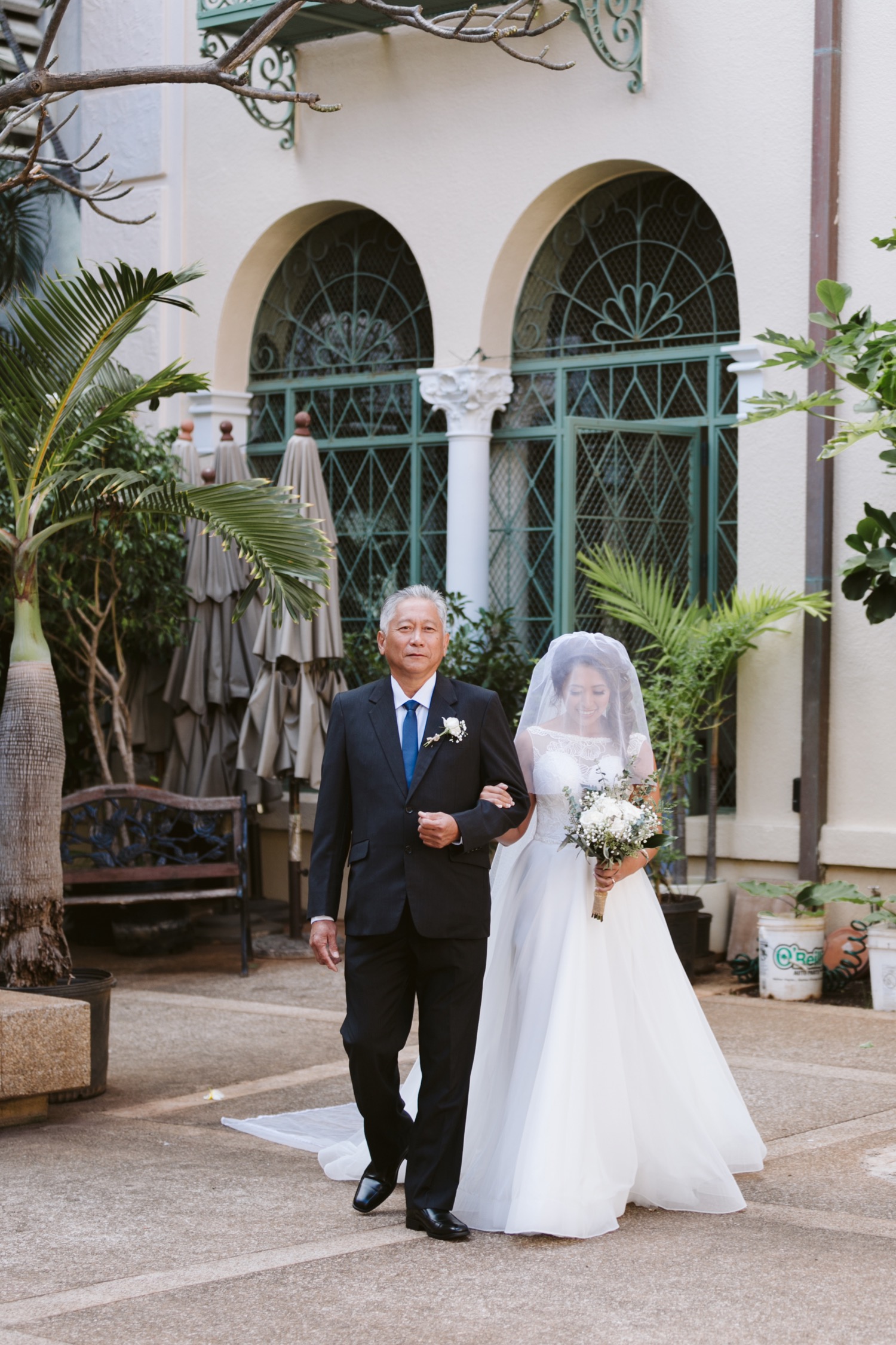 Julia_Hawaii_down_Ceremony_Bride_Honolulu_Cafe_Wedding_Walking_dad_aisle.jpg